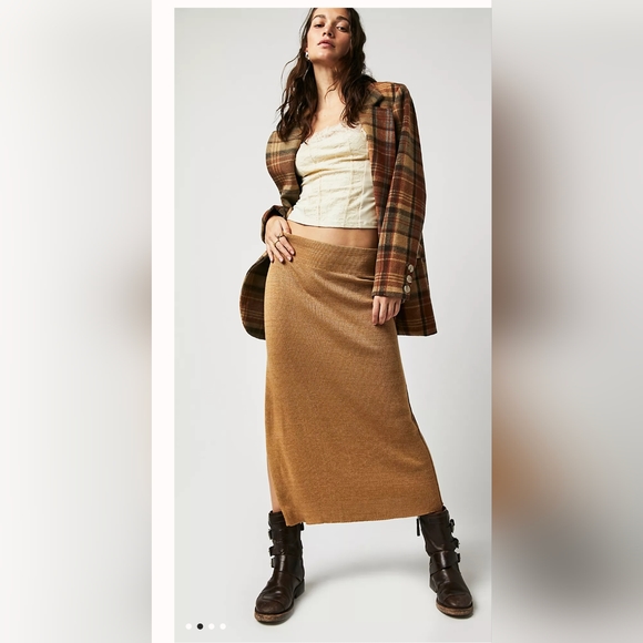 Free People Dresses & Skirts - BNWT Free People Golden Hour Midi Knit Skirt